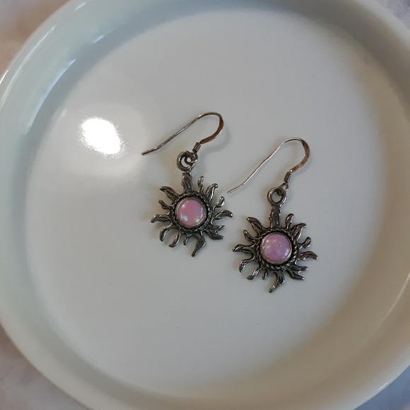 Jewelry - Vintage sterling and pink opal earrings